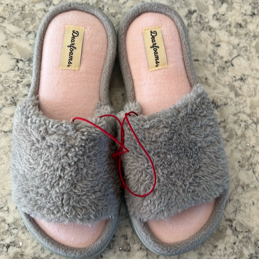 Dearfoams Memory Foam Slippers - Woman’s Size Small 5-6 Sleet Grey w/pink insole